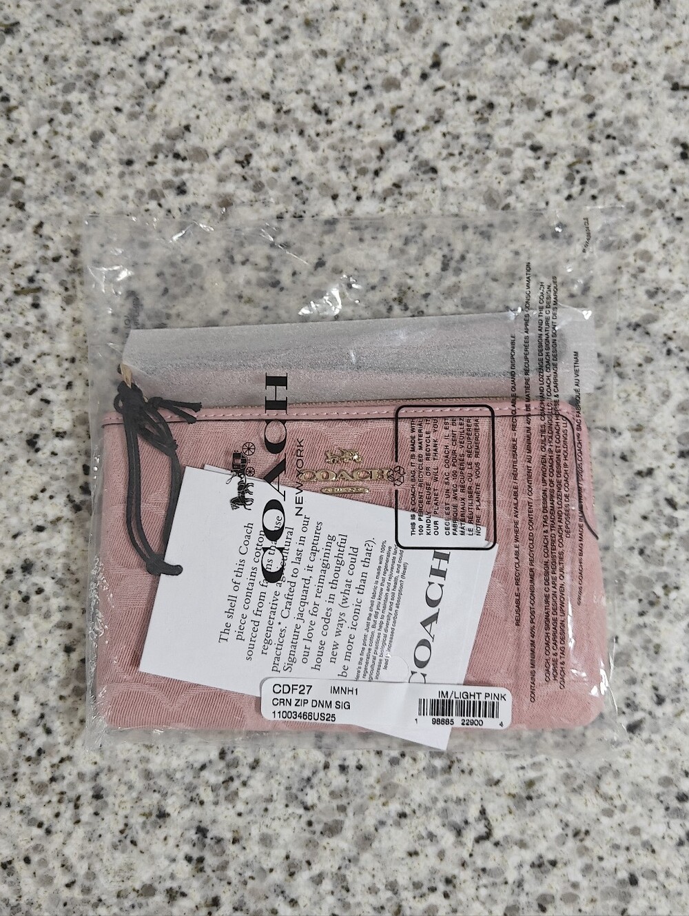 Coach Corner Zip WristletIn Signature Denim (Light pink)